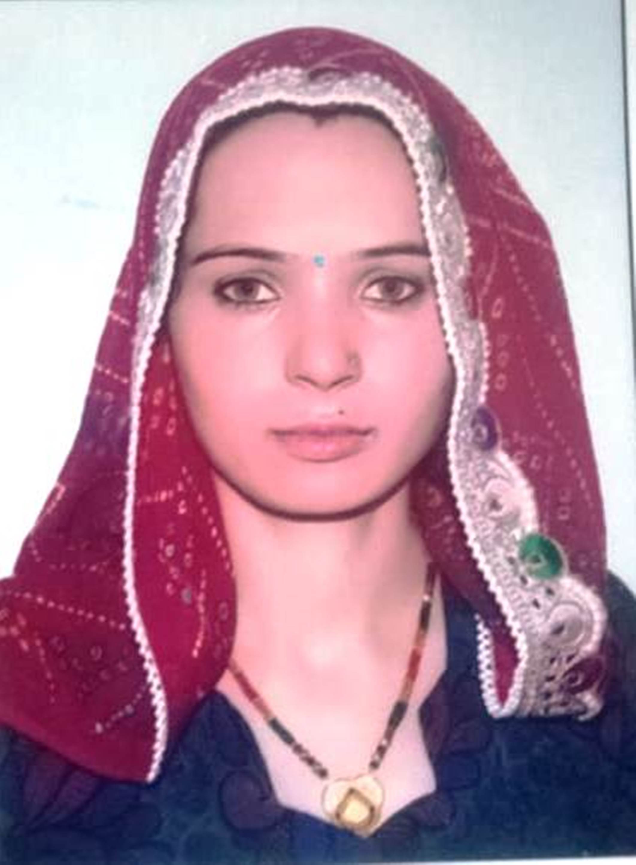 MS. SAVITA SOLET